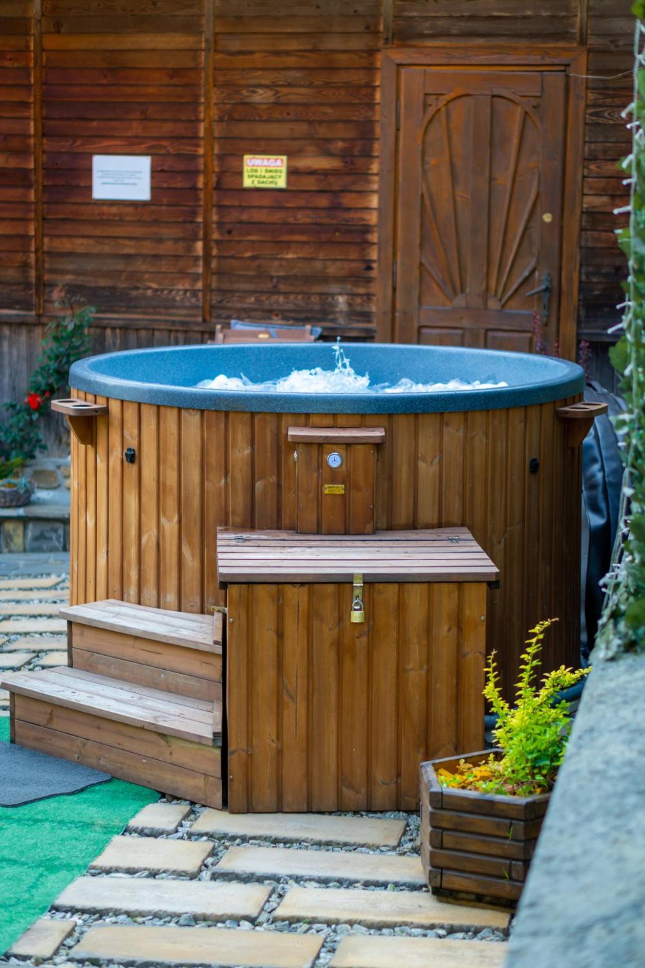 Bylinkowa Jacuzzi & Sauna Chalet Poronin